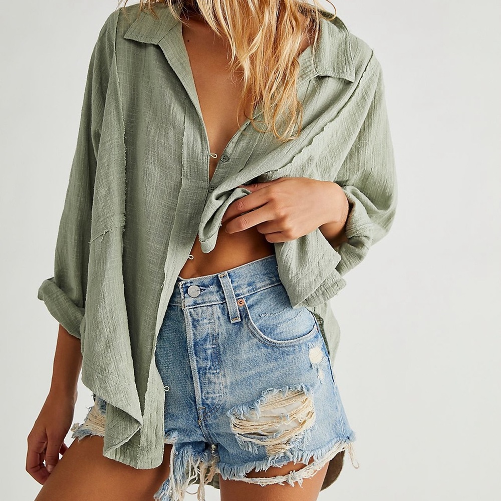 Vintage Levi’s high waisted shorts